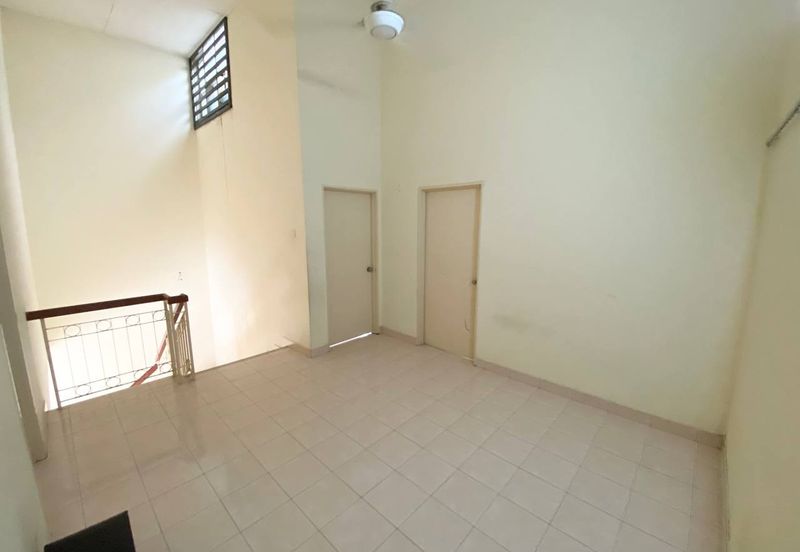 Persiaran Puncak Alam 1 