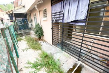 Persiaran Puncak Alam 1 