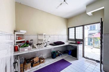 Persiaran Puncak Alam 1 