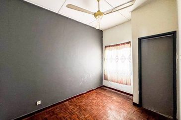 Persiaran Puncak Alam 1 