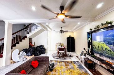 Persiaran Puncak Alam 1 