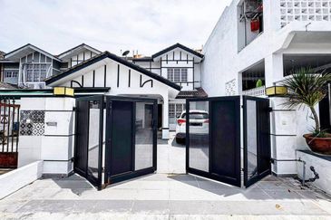 Persiaran Puncak Alam 1 