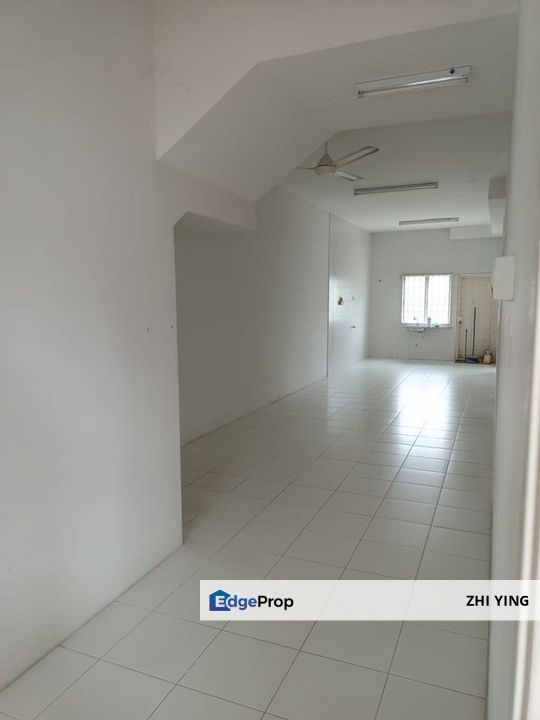Puchong Putra Pedana Landed Townhouse End Lot Upper&Lower Floor, Selangor, Puchong