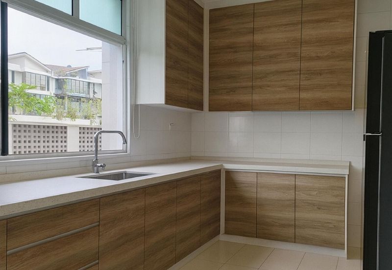 Bungalow @ Taman Meranti Jaya Puchong 3 Sty Corner Freehold 7R6B Extra Land For Sale