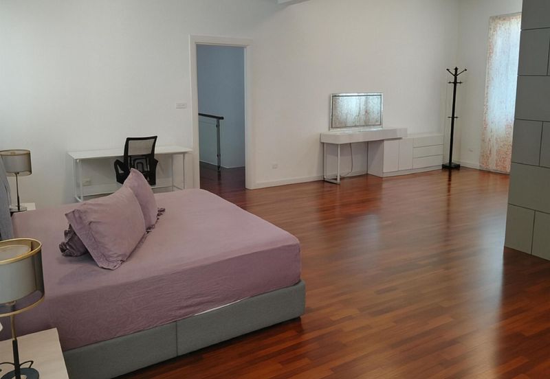 Bungalow @ Taman Meranti Jaya Puchong 3 Sty Corner Freehold 7R6B Extra Land For Sale