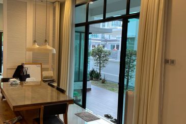 Akira @ 16 Sierra (Sierra 9)