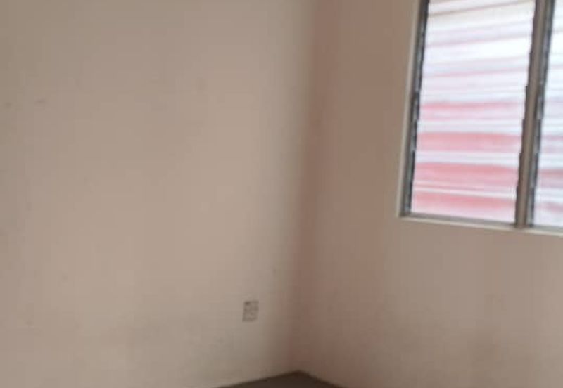 Rumah Pangsa Impian, Bandar Saujana Putra