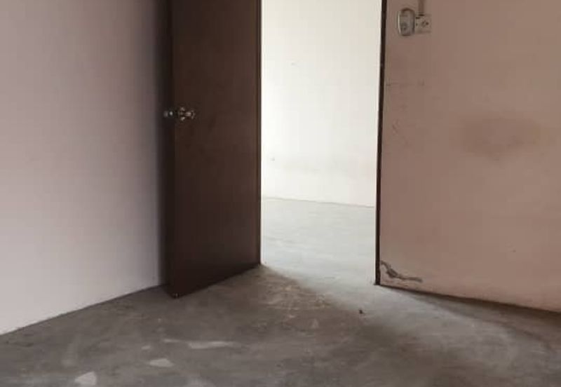 Rumah Pangsa Impian, Bandar Saujana Putra