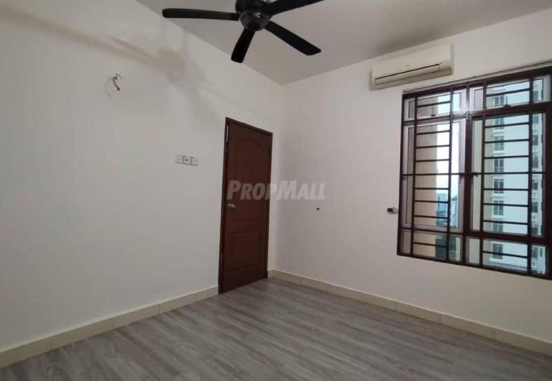 Villa Park Condominium