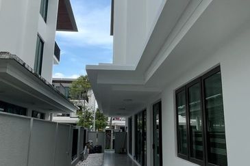 Duta Villa, Setia Alam