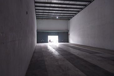 1 Storey Link Factory In Nilai ( 30 feet x 100 ft, 3000 sqft)