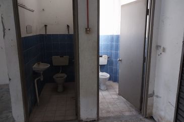 1 Storey Link Factory In Nilai ( 30 feet x 100 ft, 3000 sqft)