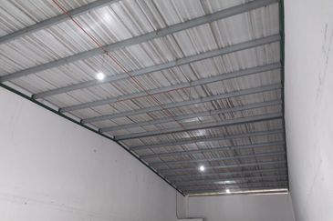 1 Storey Link Factory In Nilai ( 30 feet x 100 ft, 3000 sqft)