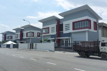 1.5 Storey Semi Detached Factory In Nilai