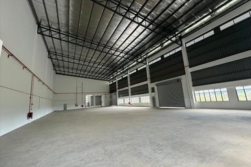 3 Storey Semi Detached Factory In Sepang