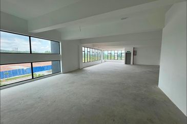 3 Storey Semi Detached Factory In Sepang