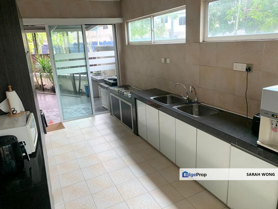 Fully Furnished Semi-D @ Rawang with kitchen extension , Selangor, Rawang