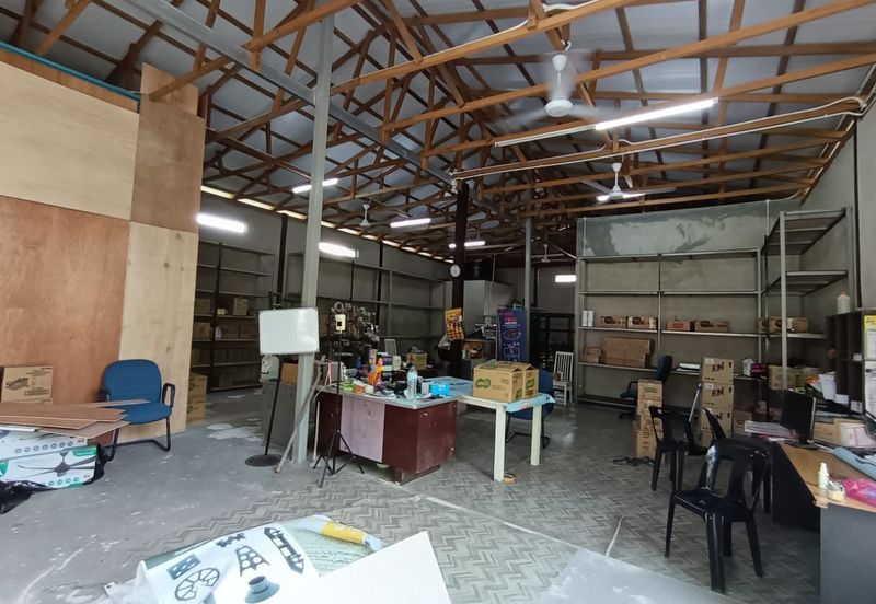 Warehouse Near Jalan Pegawai Alor Setar For Rent