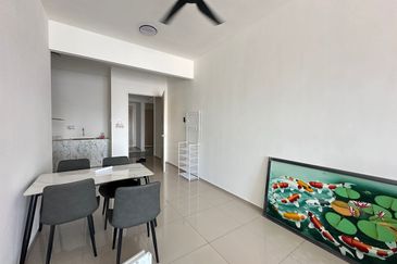 Walking Distance to Aman Central D’Aman Residence Condominium For Rent