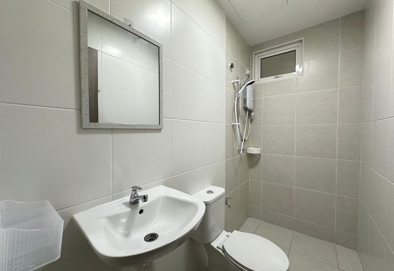 Walking Distance to Aman Central D’Aman Residence Condominium For Rent