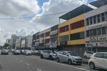 Jalan Pintu Sepuluh