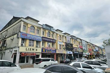 Jalan Pegawai
