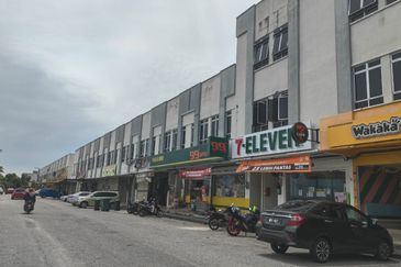 Kompleks Perniagaan Langgar