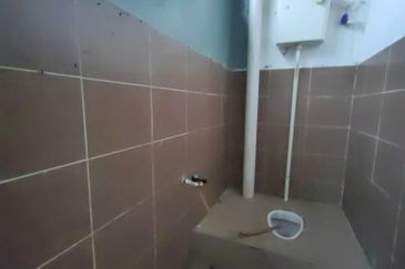 Kompleks Perniagaan Langgar