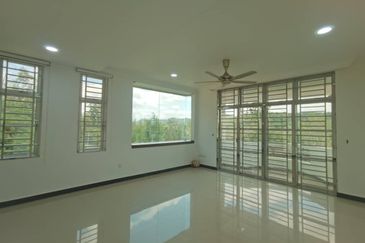 3 Storey Bungalow Darulaman Golf & Country Resort Jitra For Sale