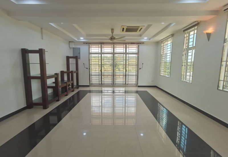 3 Storey Bungalow Darulaman Golf & Country Resort Jitra For Sale