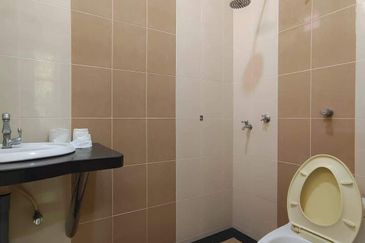 3 Storey Bungalow Darulaman Golf & Country Resort Jitra For Sale