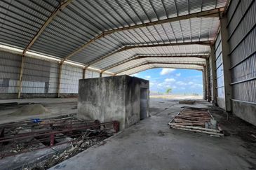 Big Land Warehouse With 3 Storey Office Building Jalan Kodiang Jitra For Rent