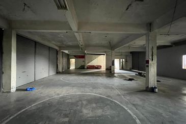 Big Land Warehouse With 3 Storey Office Building Jalan Kodiang Jitra For Rent