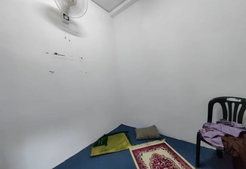 Corner 1st & 2nd Floor Shoplot Kompleks Perniagaan LITC Jalan Putra