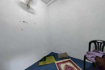 Corner 1st & 2nd Floor Shoplot Kompleks Perniagaan LITC Jalan Putra