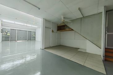 Jalan Seberang Perak