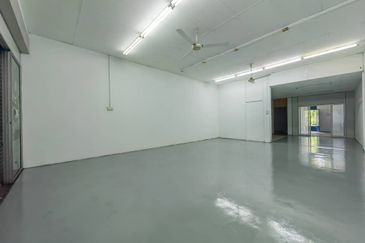 Jalan Seberang Perak