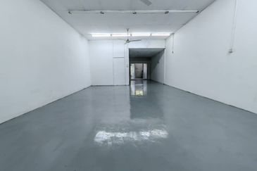 Jalan Seberang Perak