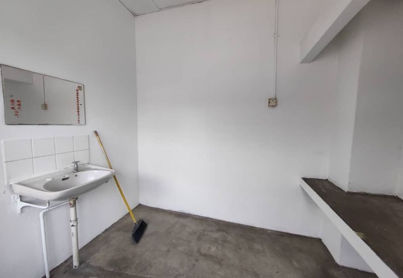 Jalan Seberang Perak