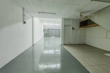 Jalan Seberang Perak