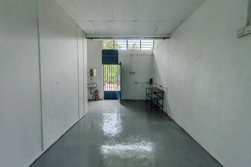 Jalan Seberang Perak