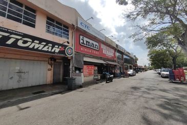 Facing Main Road First Floor Shoplot Taman Pandan Mergong Alor Setar