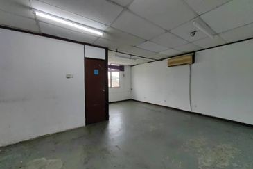 Facing Main Road First Floor Shoplot Taman Pandan Mergong Alor Setar
