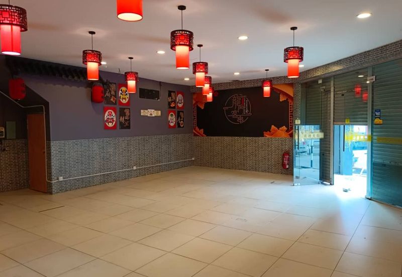 Corner Lot Ground Floor Shoplot at LITC Jalan Putra / Mergong For Rent