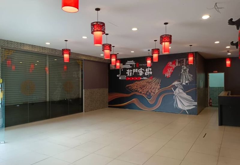 Corner Lot Ground Floor Shoplot at LITC Jalan Putra / Mergong For Rent