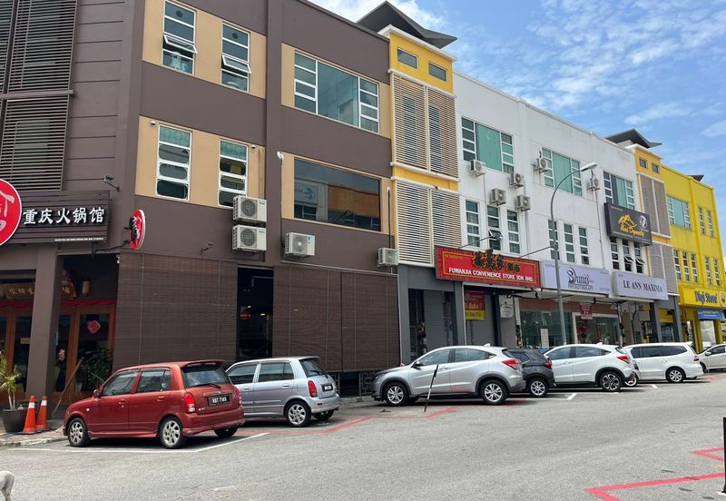 Town Area 3 Combining 3 Storey Shoplot Near Aman Central For Sale