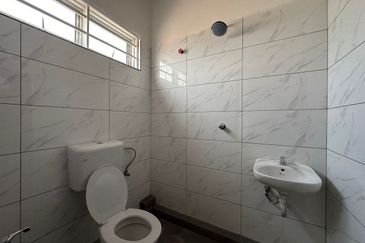 Facing Main Road Warehouse Simpang Empat Alor Setar For Rent