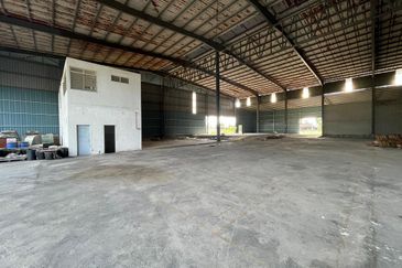 Facing Main Road Warehouse at Simpang Empat Alor Setar For Rent