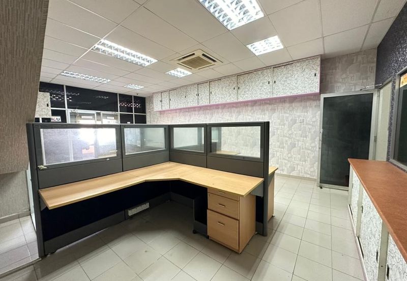 Office Use Ground Floor Shoplot Near Mergong / Shahab Perdana For Rent
