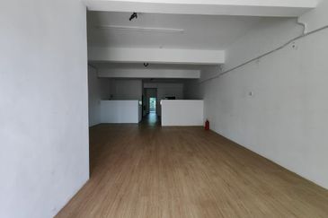 First Floor Shoplot With Lift Near Aman Central Alor Setar For Rent
